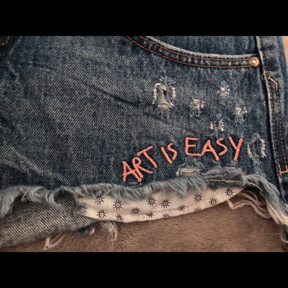 Jean shorts with print - Picture 2 of 3